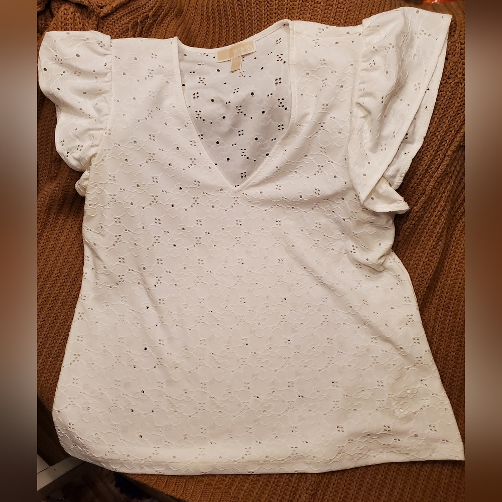 MICHAEL KORS WHITE EYELET V-NECK KNIT TOP